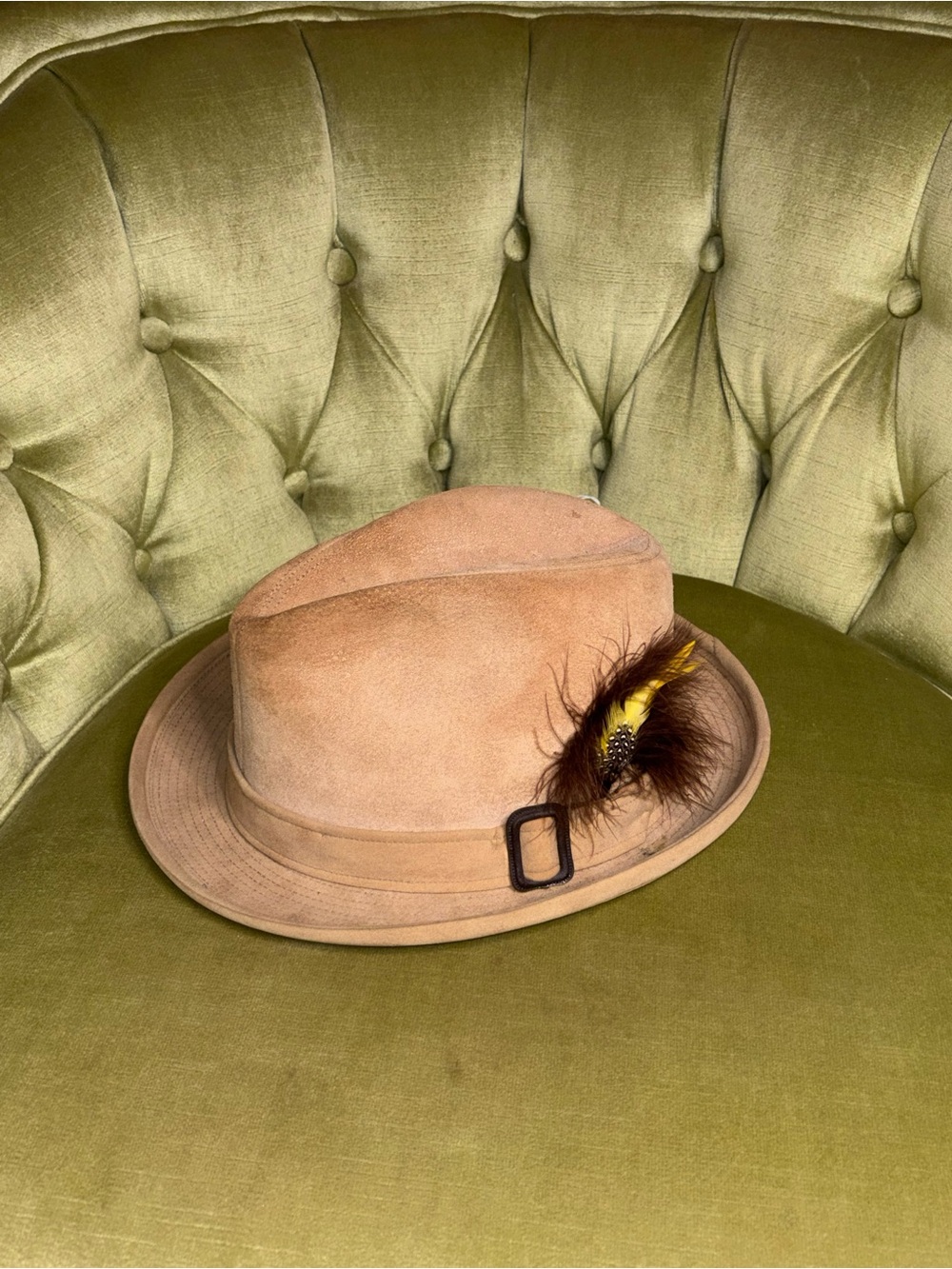 Vintage Cavanagh Pace-Setter Collection Fedora Hat Size 7 1/8 Suede Decoration